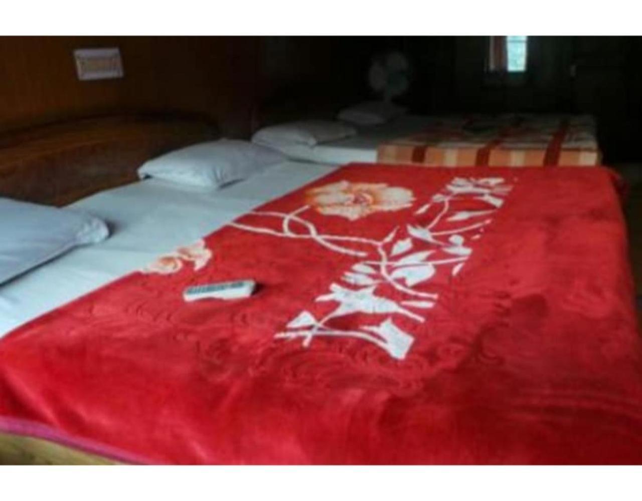 נייניטל Hotel Darpan מראה חיצוני תמונה